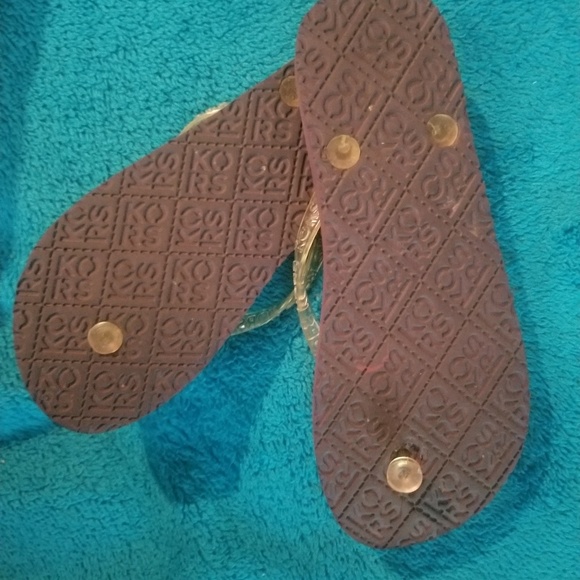 ❣FINAL PRICE ❣Michael Kors Flip Flops NWOT - Picture 4 of 4
